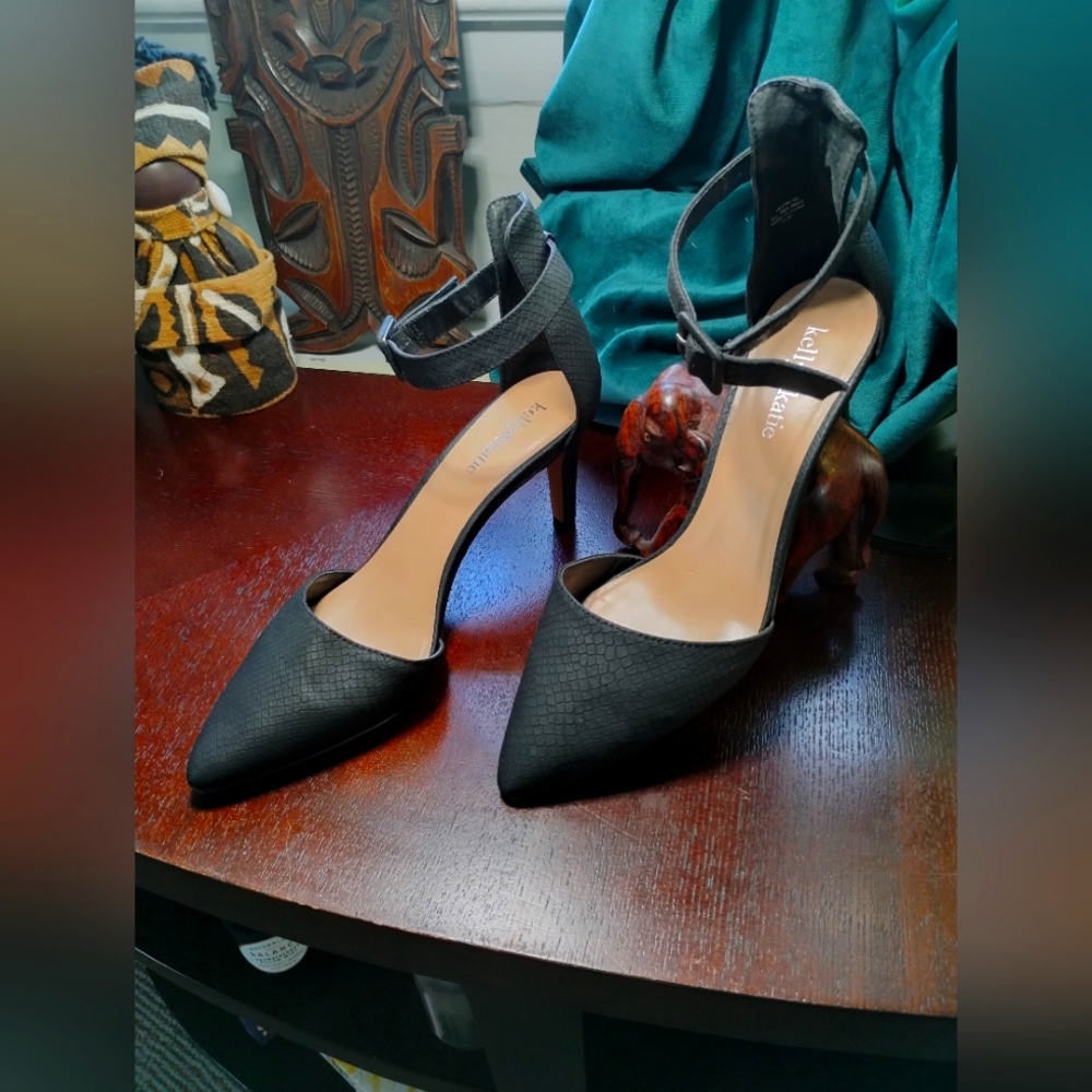Kelly & Katie ankle strapped pumps